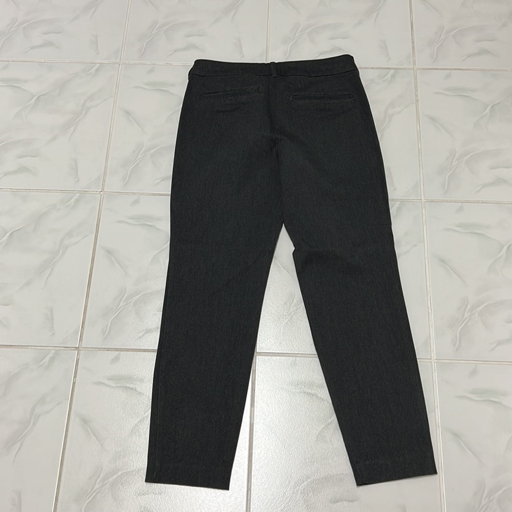 Old Navy Pixie Pants - Picture 5 of 5